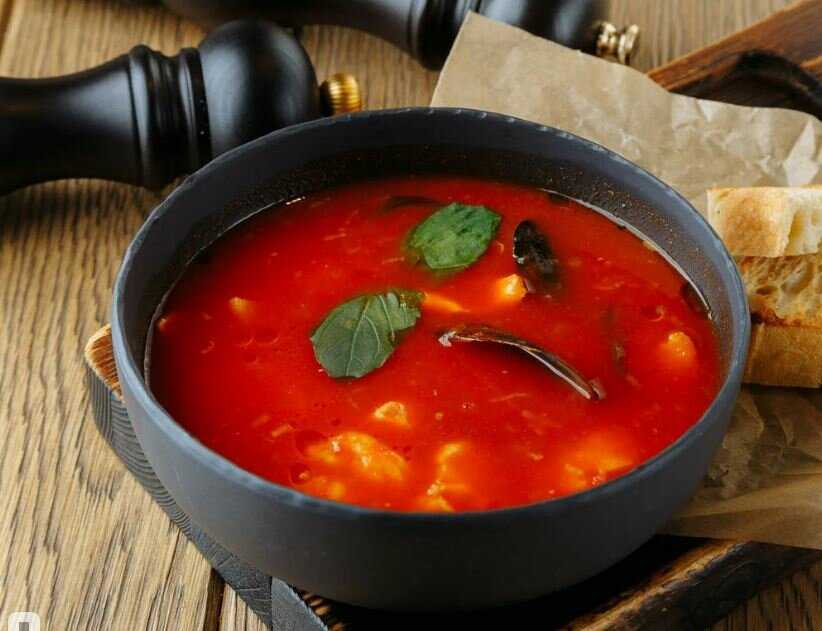 Суп томатный рецепты из свежих. 4. Томатный суп. Томатная похлебка. Острый томатный суп. Суп из помидоров.
