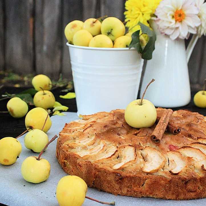 Осенняя выпечка с яблоками