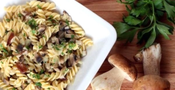 Итальянская кухня: паста с грибами в сливочном соусе