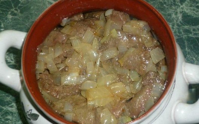 Блюдо в горшочках с мясом: рагу из телятины фото