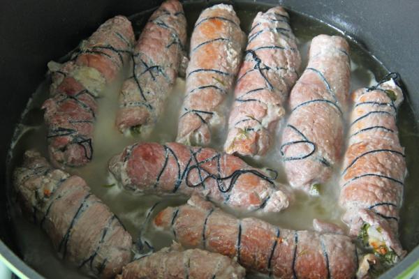 Пальчики из свинины рецепты с фото. Пальчики из мяса. Мясные пальчики из свинины. Пальчики из свинины с начинкой. Пальчики из свинины в духовке.