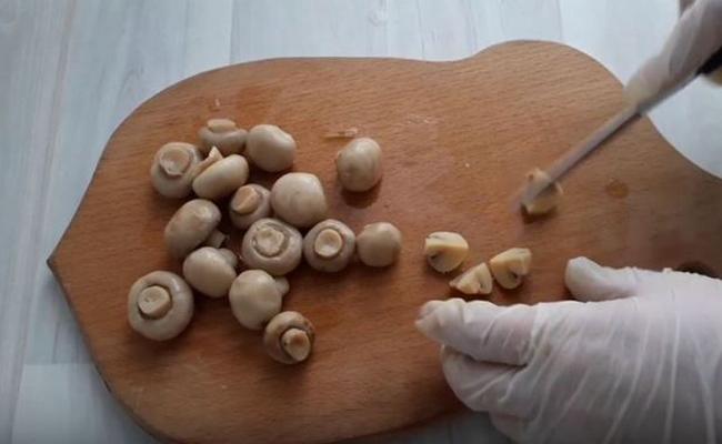 грибы порезать