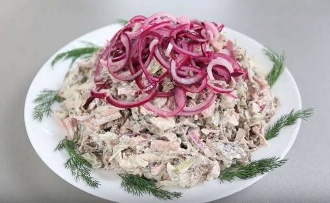 Вкусный и простой мясной салат «Мужики»