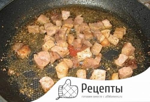 Картошка жареная с беконом и грибами. Жареная картошка с опятами и беконом 01