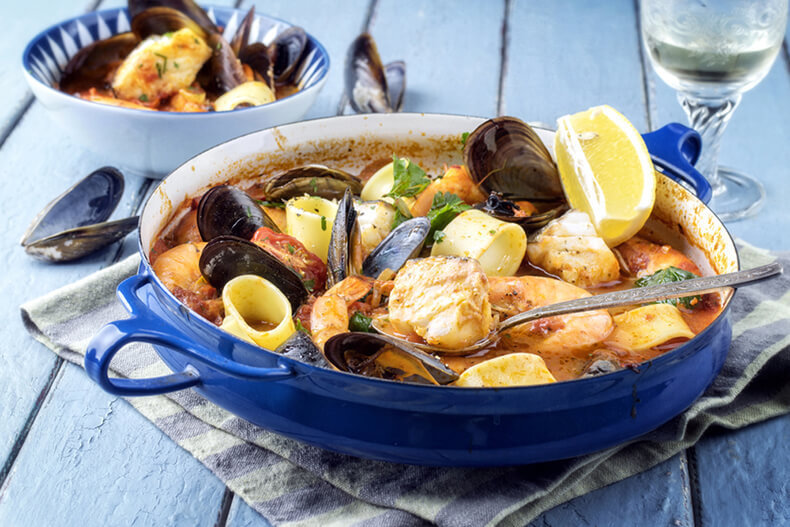 Марсельский суп буйабес с морепродуктами