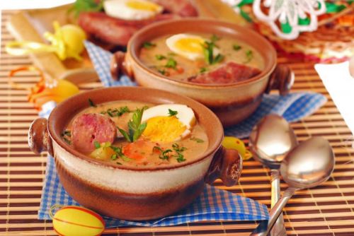 Суп с колбасой и яйцом