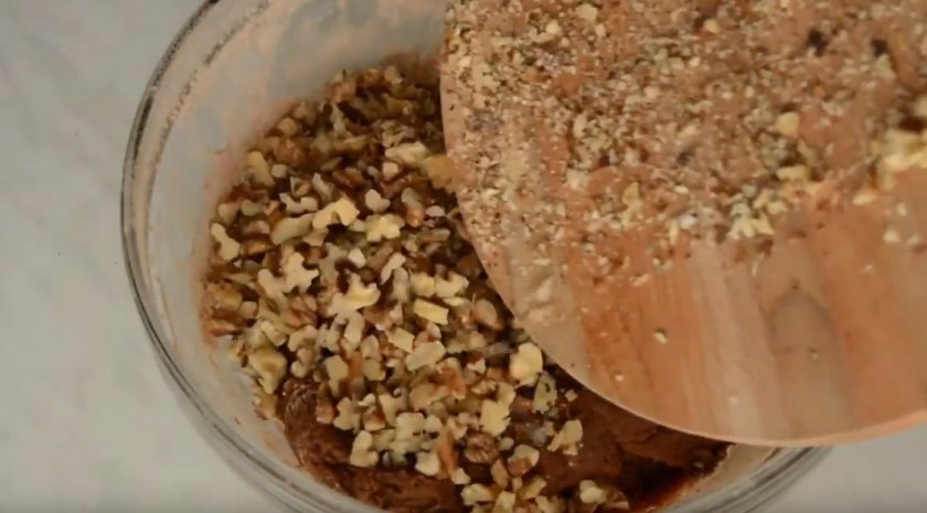 Шоколадное печенье с грецкими орехами