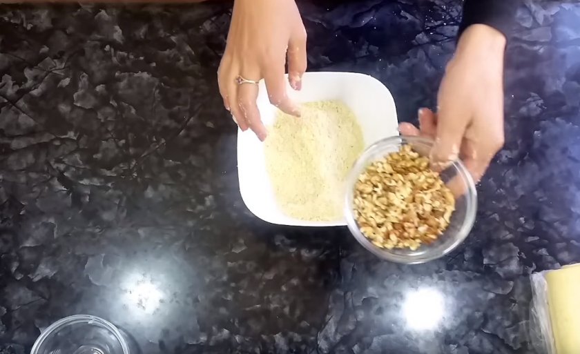 Слоёное печенье с грецкими орехами