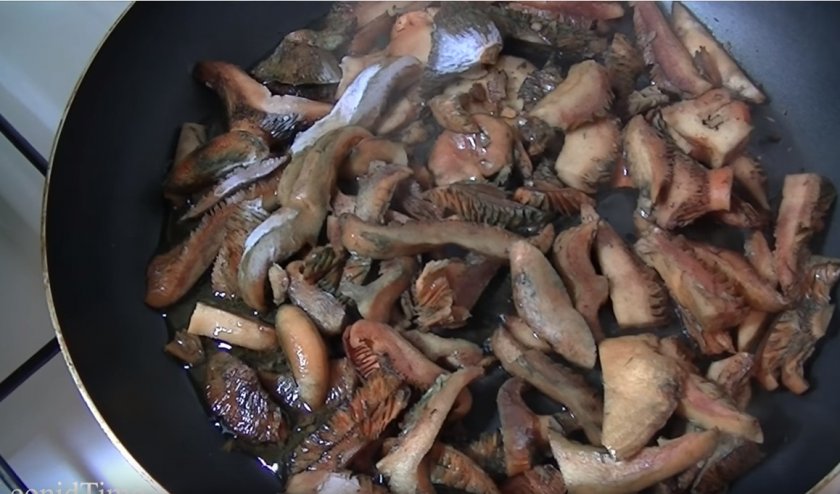 Жареные с картошкой в сметане