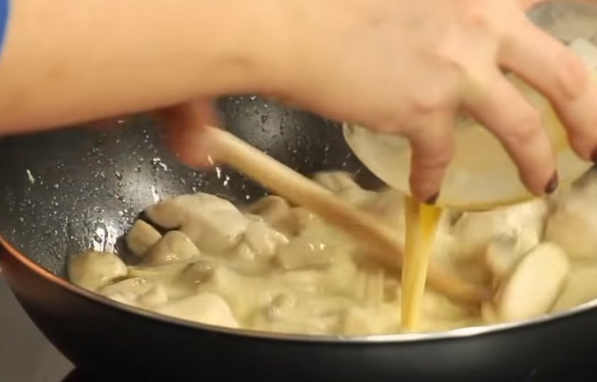 Куриное фрикасе с грибами
