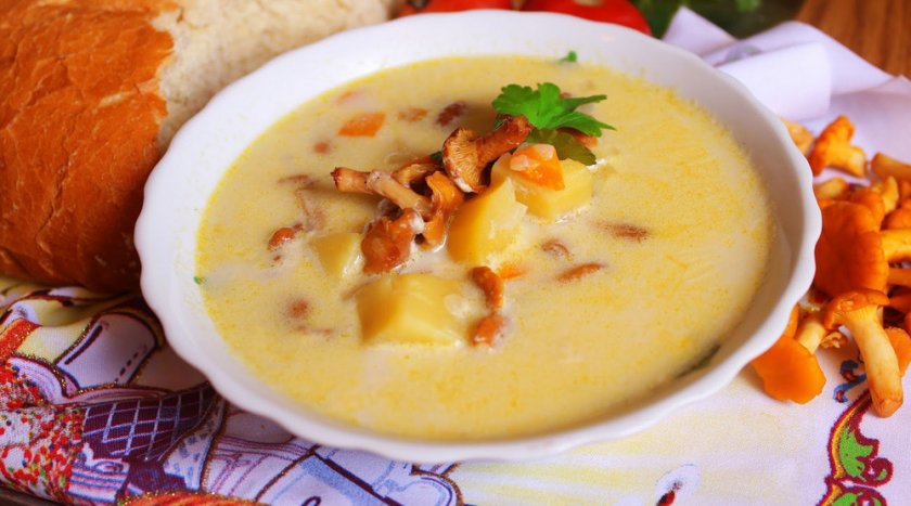 Суп с лисичками на овощном бульоне