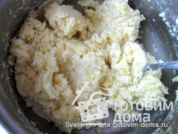 Сосиски в слоеном дрожжевом тесте в духовке на кефире: фото 12