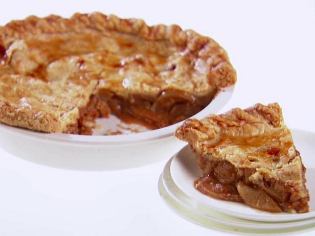 Фото блюда - Закрытый пирог с яблоками и сыром