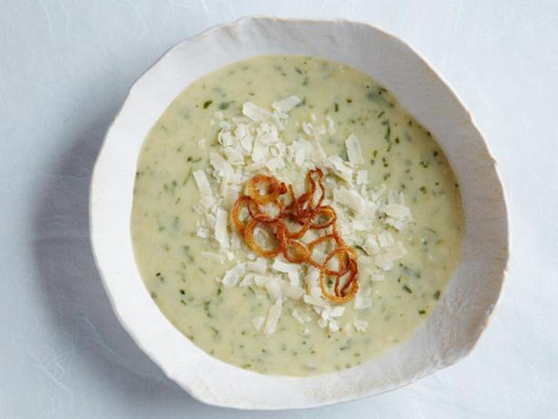 Крем-суп из печёного картофеля и лука-порея