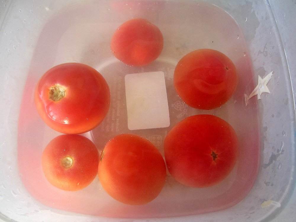 ошпариваем помидоры