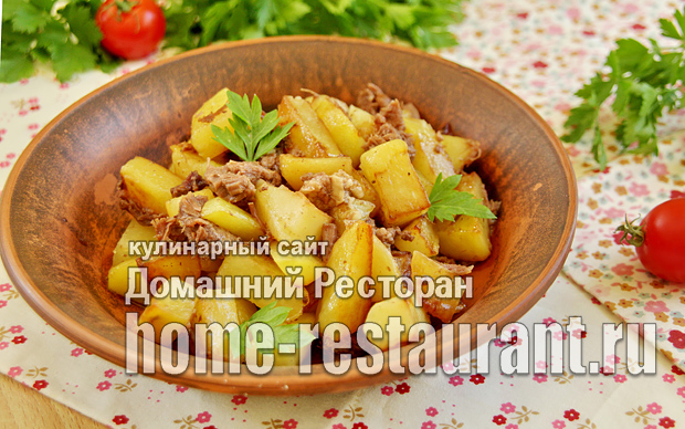 Картошка с тушенкой на сковороде фото _1