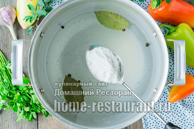 Закуска из болгарского перца на зиму с чесноком и зеленью фото