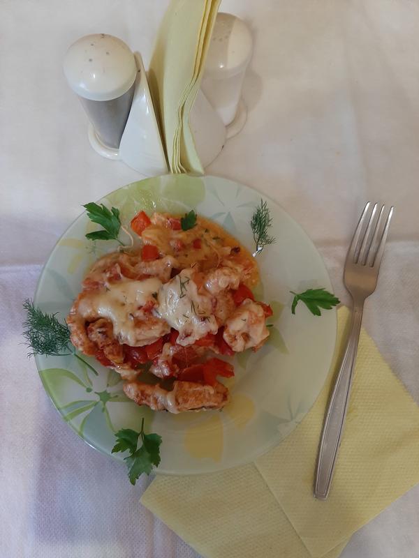 Куриная грудка с овощами