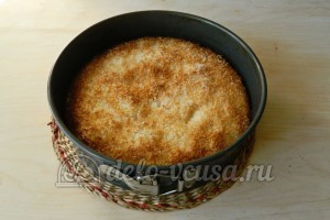 Кокосовый пирог со сливками: Отправляем пирог в духовку