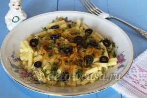 Макароны с овощами и грибами