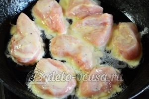 Куриное филе в кляре: Обжарить на сковородке