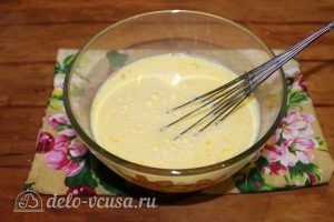 Блины с ветчиной и сыром: Добавить теплое молоко