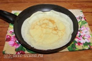 Блины с ветчиной и сыром: Блины переворачиваем