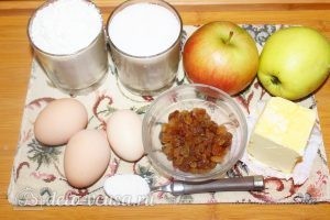 Пирог с яблоками и изюмом: Ингредиенты
