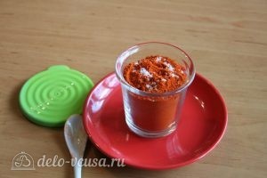 Сухая аджика: Все хорошо перемешать