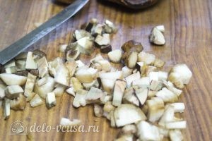 Картофельные зразы с грибами и сыром: Нарезать грибы