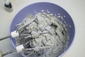 Тыквенный торт с творожным кремом: Хорошо взбить крем
