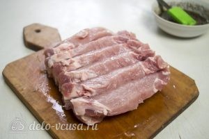 Свинина запеченная в рукаве: Подготовить мясо