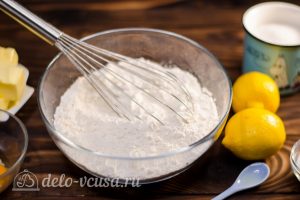 Лимонное печенье: Соединить сухие ингредиенты
