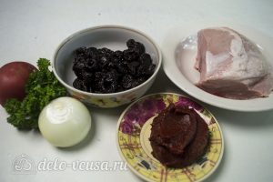 Тушеное мясо с черносливом: Ингредиенты