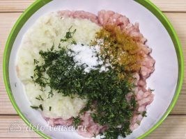 Домашние хинкали с мясом и зеленью: Добавить зелень