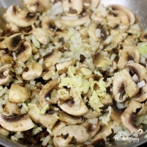 Картофельная запеканка с фаршем и грибами - фото шаг 3