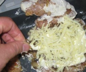Мясо с грибами и сыром - фото шаг 12
