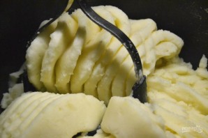 Картофельные зразы с начинкой из фарша - фото шаг 3