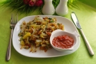 Жареная картошка с зеленью