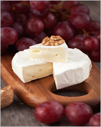 сыр с виноградом и грецкими орехами