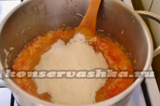 высыпаем оставшийся сахарный песок