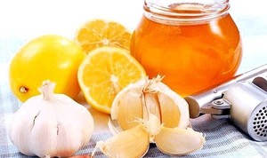 Как пить смесь лимона, меда и чеснока