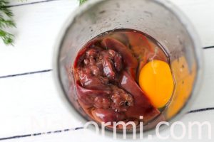 Рулетики из куриной печени с сыром