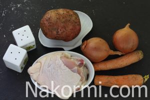 Картошка с куриными бедрами в духовке в рукаве