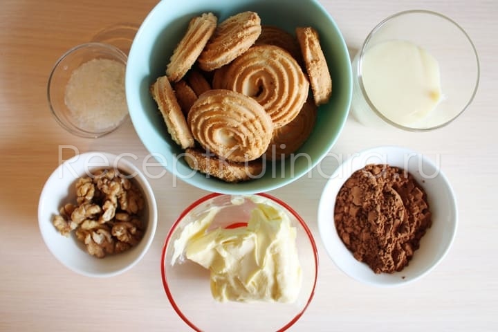 Шоколадная колбаса из печенья со сгущенкой и какао