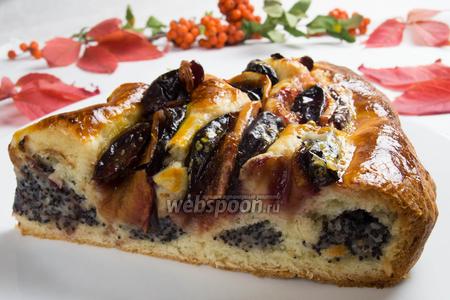Фото рецепта Кольцевой пирог с маком и фруктами