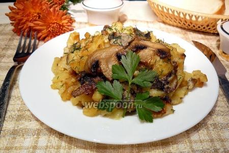 Фото рецепта Жареная картошка с грибами и сливками