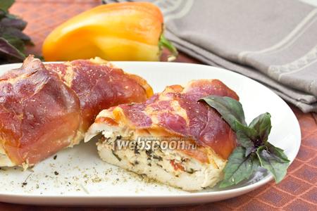 Фото рецепта Куриные грудки с начинкой из рикотты и базилика 