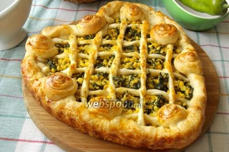 Фото рецепта Пирог с яйцом и шпинатом «Мимоза»