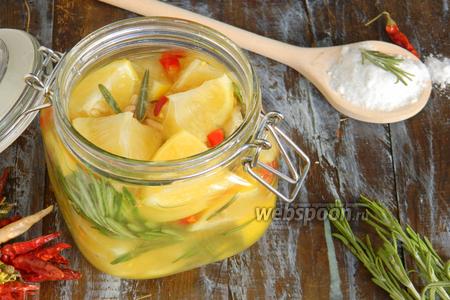 Фото рецепта Солёные лимоны с острым перцем